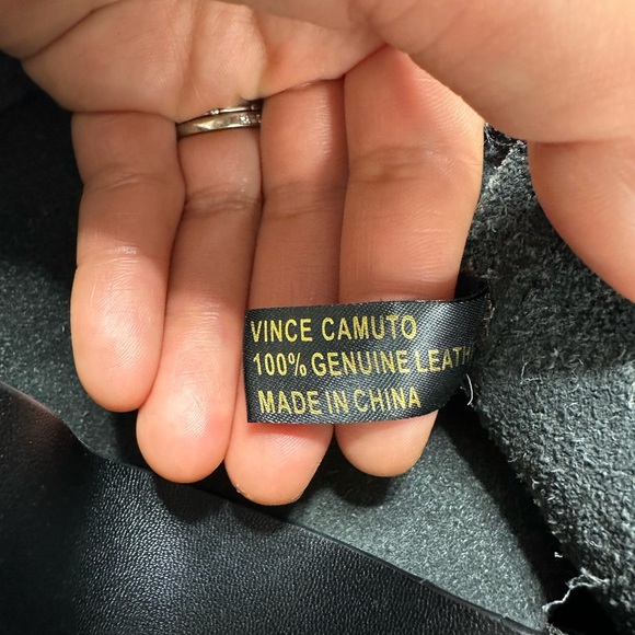 Vince Camuto genuine leather bucket bag - Picture 3 of 9